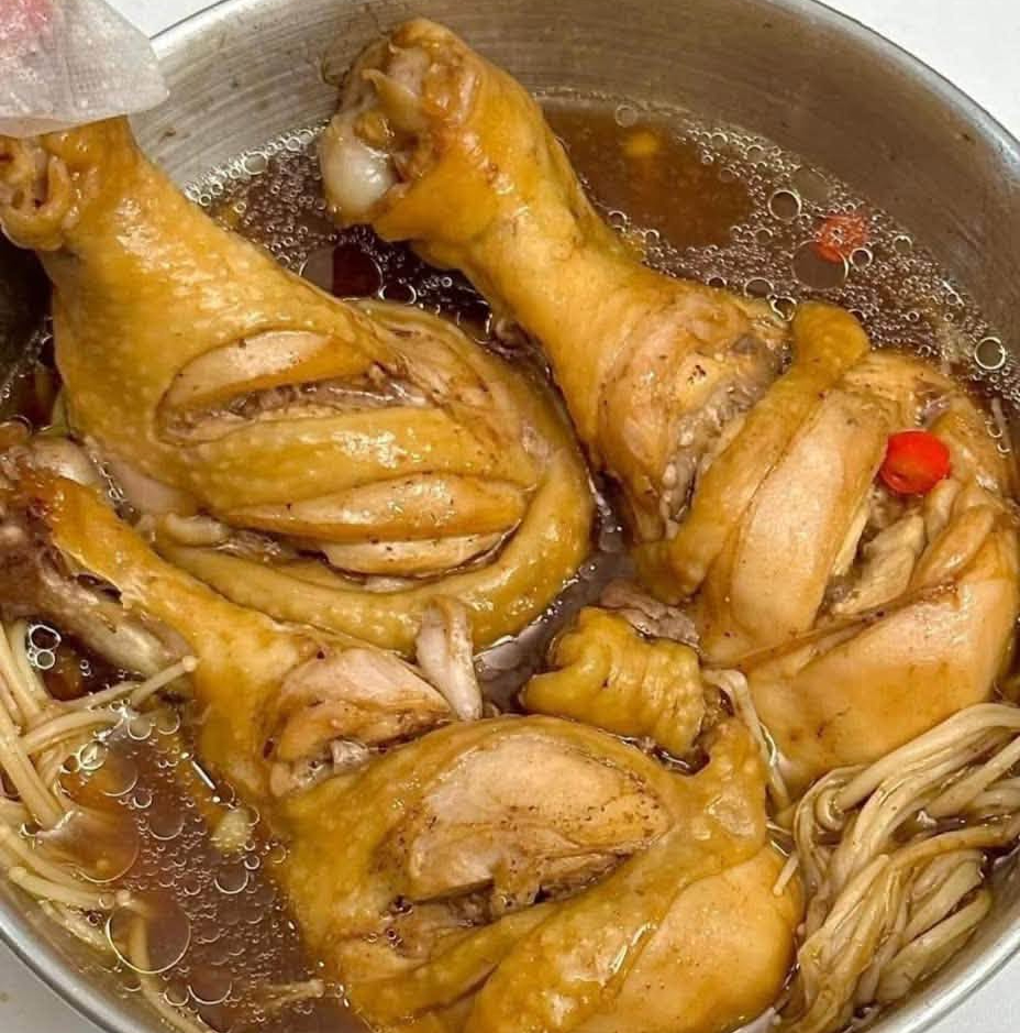 Nấu thịt gà mà biết thêm 3 loại gia vị này đảm bảo không tanh, thịt mềm, màu đẹp, càng ăn càng bổ - Ảnh 2.