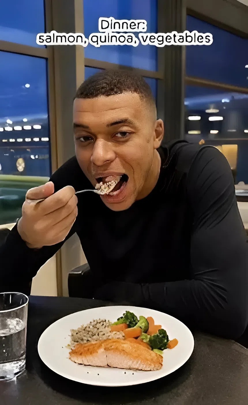 Bữa ăn của “kẻ độc tài” Kylian Mbappé - Ảnh 2.