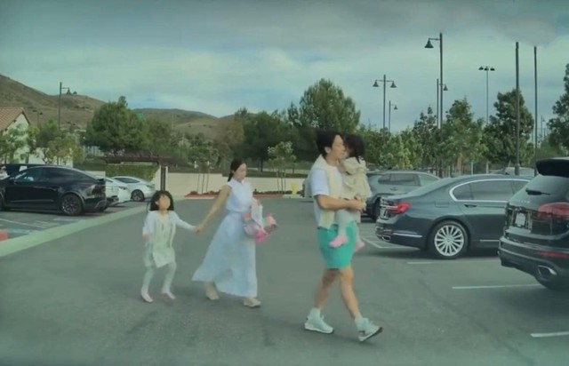 Kim Tae Hee - Bi Rain đưa 2 con gái đi du lịch Hawaii, ngoại hình 2 ái nữ khiến MXH phát sốt- Ảnh 3.