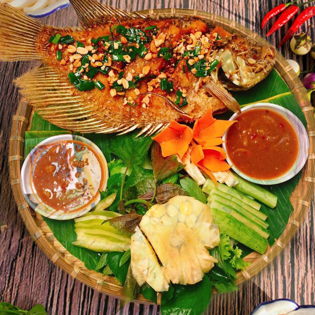 Chưa bao giờ du lịch miền Tây hot như hè năm nay: Ghe xuồng kẹt cứng ngắc, chú thím chèo mỏi tay - Ảnh 29.