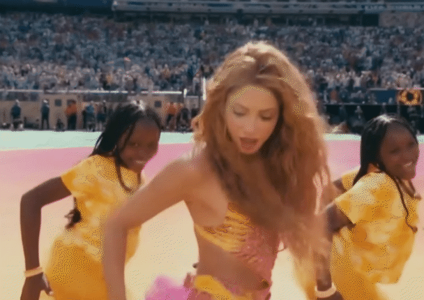 11 phút điên rồ của half-time show World Cup: Madonna mang Ronaldo trở lại, Justin Bieber hát quá hay, BTS - Shakira "nổ lớn"! - Ảnh 8.