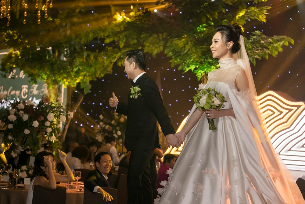 Người phụ nữ dân tộc Tày khiến Cường Đô La si mê gần 10 năm: Mỹ nhân gợi cảm cao 1m76, style không phô mà vẫn nổi- Ảnh 1.
