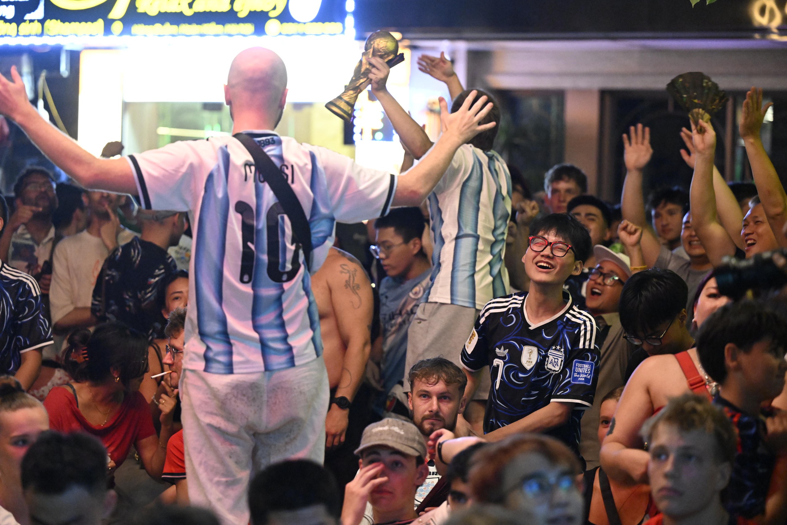 Màn ngược dòng khó tin của Argentina khiến fan như nổ tung: "Quá cảm xúc!" - Ảnh 31.