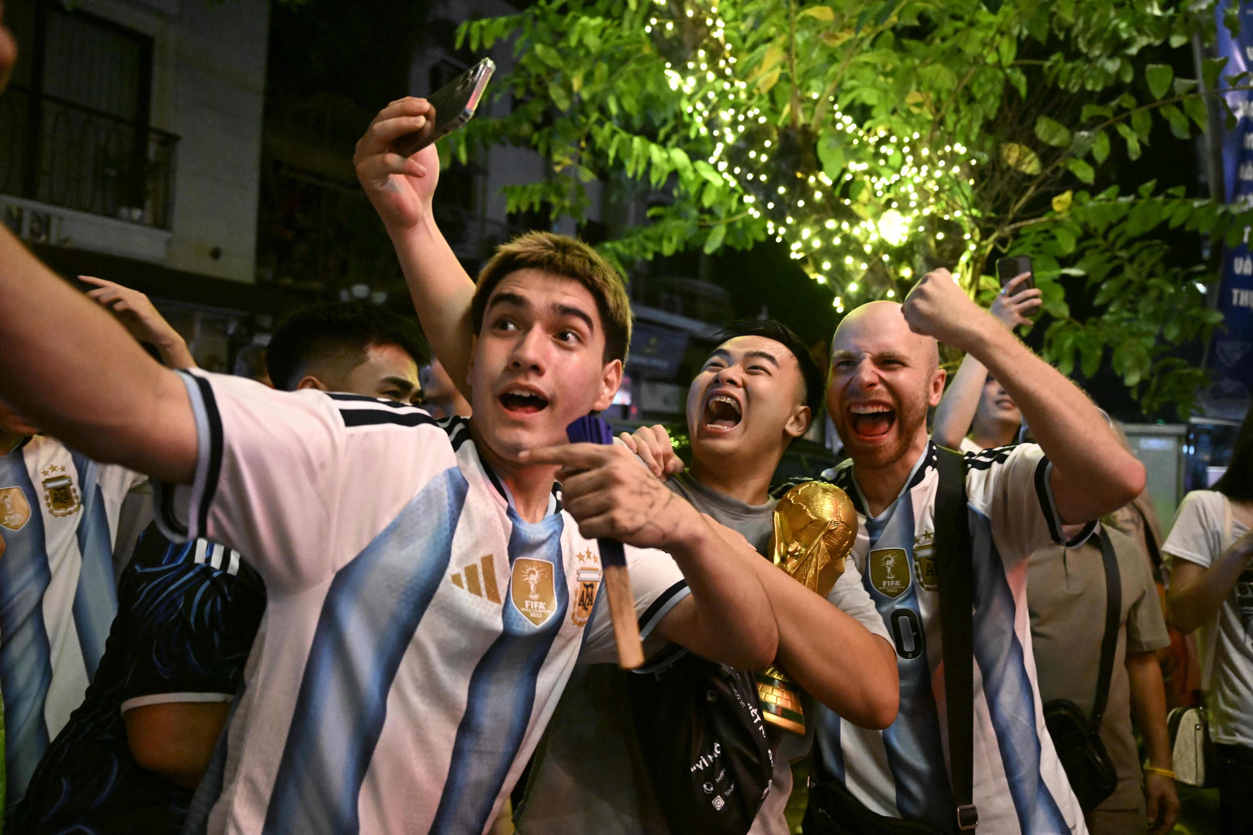 Màn ngược dòng khó tin của Argentina khiến fan như nổ tung: "Quá cảm xúc!" - Ảnh 21.