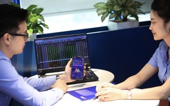 giao dịc chứng khoán tại sàn chứng khoán MSB Ảnh Đức Thanh