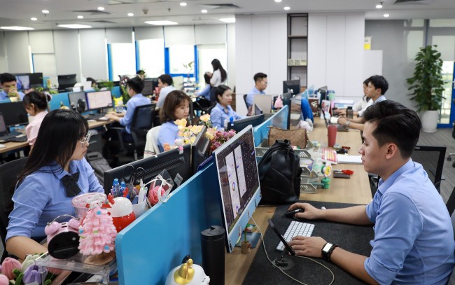 Chứng khoán ngày 24/7: Áp lực bán lan rộng, VN-Index khép tuần dưới mốc 1.700 điểm Chứng khoán ngày 24/7: Áp lực bán lan rộng, VN-Index khép tuần dưới mốc 1.700 điểm