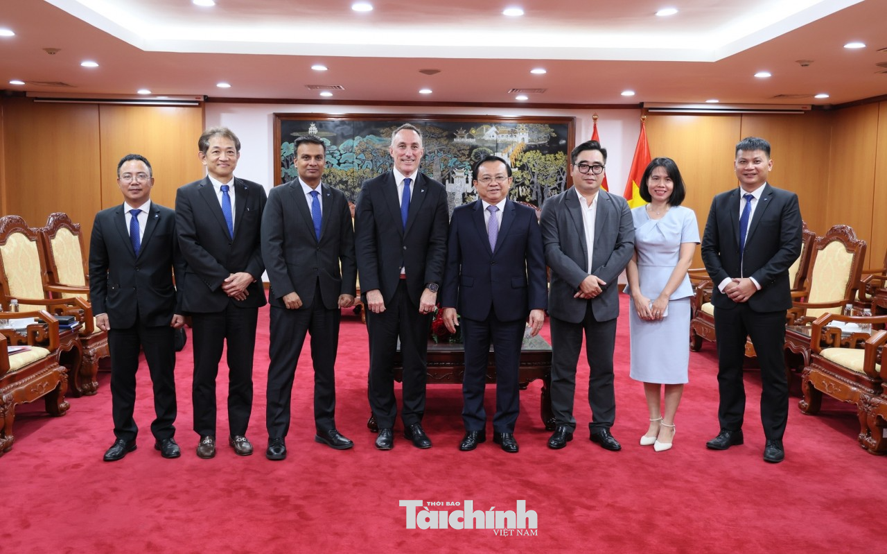 Thứ trưởng Lê Tấn Cận tiếp lãnh đạo Tập đoàn Dai-ichi Life, mở rộng dư địa phát triển thị trường bảo hiểm Thứ trưởng Lê Tấn Cận tiếp lãnh đạo Tập đoàn Dai-ichi Life, mở rộng dư địa phát triển thị trường bảo hiểm