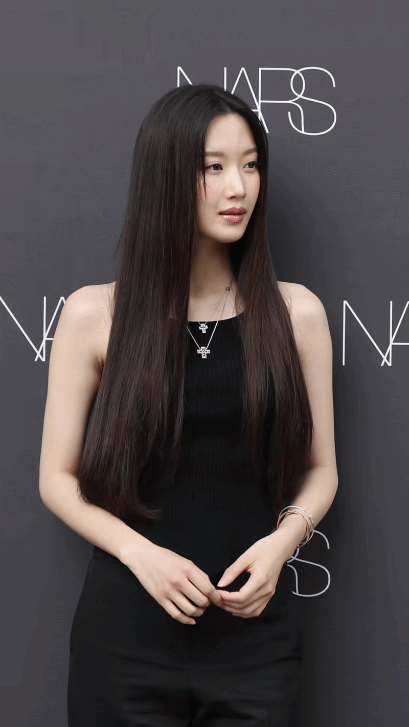 Moon Ga Young lộ diện sau nghi vấn tình cảm với Lee Jong Suk, không giấu được 1 điều- Ảnh 5.