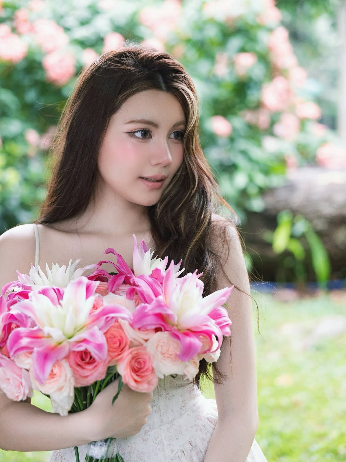 Tiểu công chúa showbiz vừa tròn 18 tuổi: Visual nở rộ như hoa, gu mặc cũng "trổ mã", đẹp đến khó rời mắt - Ảnh 3.