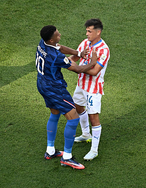 Diễn biến Paraguay vs Pháp: VÀO RỒI! Mbappe sút thành công quả 11m, 1-0 cho Pháp - Ảnh 2.