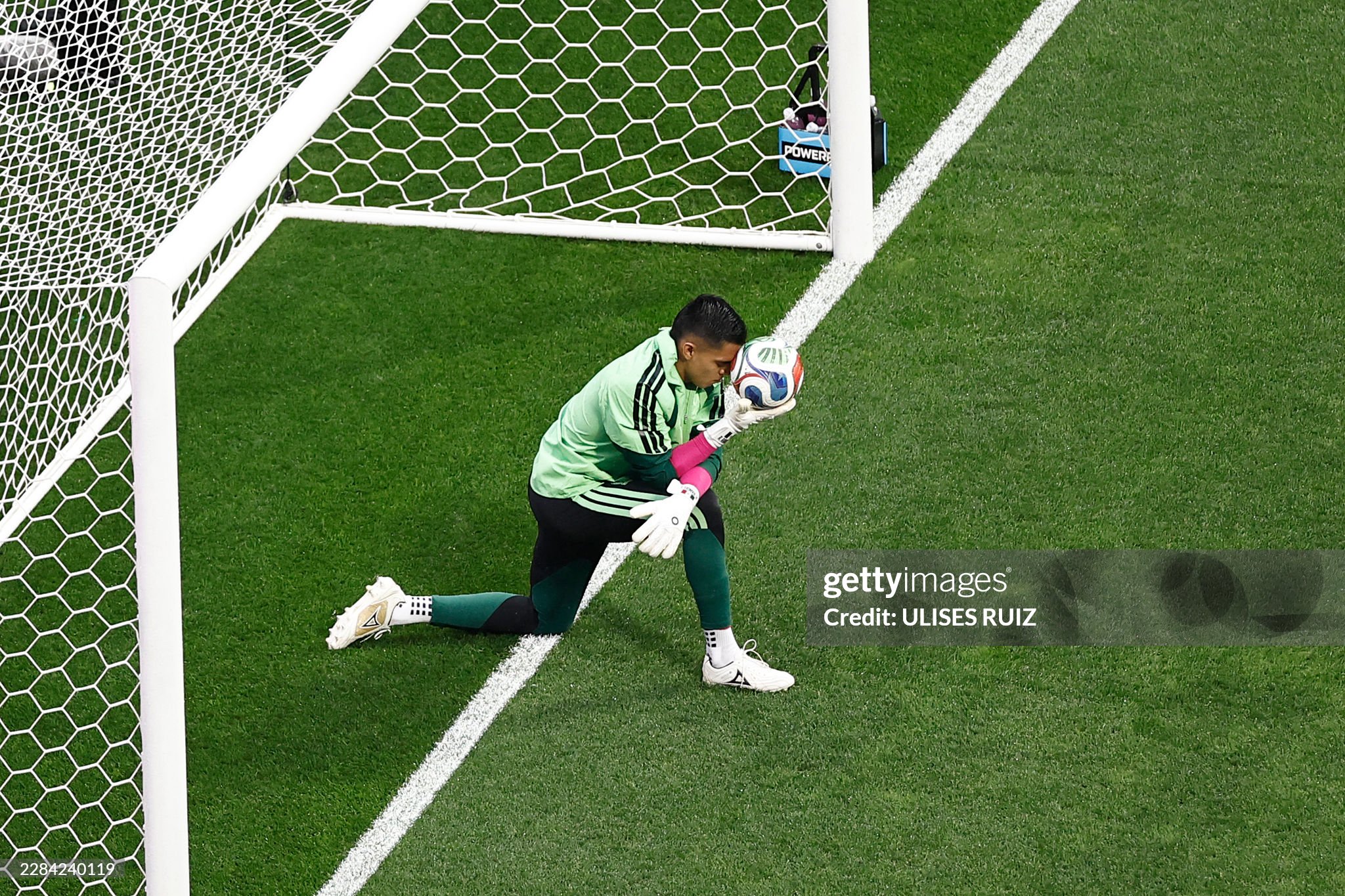 "Đại chiến" Mexico vs Anh: Cầu thủ ra sân khởi động, trận đấu bắt đầu vào 8h sáng nay sau 1 tiếng bị hoãn - Ảnh 11.