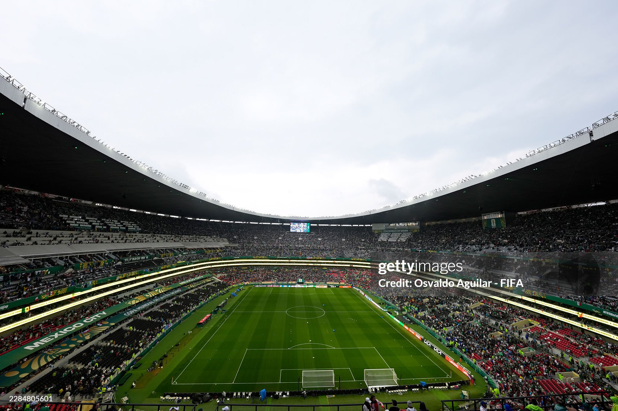 "Đại chiến" Mexico vs Anh: Cầu thủ ra sân khởi động, trận đấu bắt đầu vào 8h sáng nay sau 1 tiếng bị hoãn - Ảnh 14.