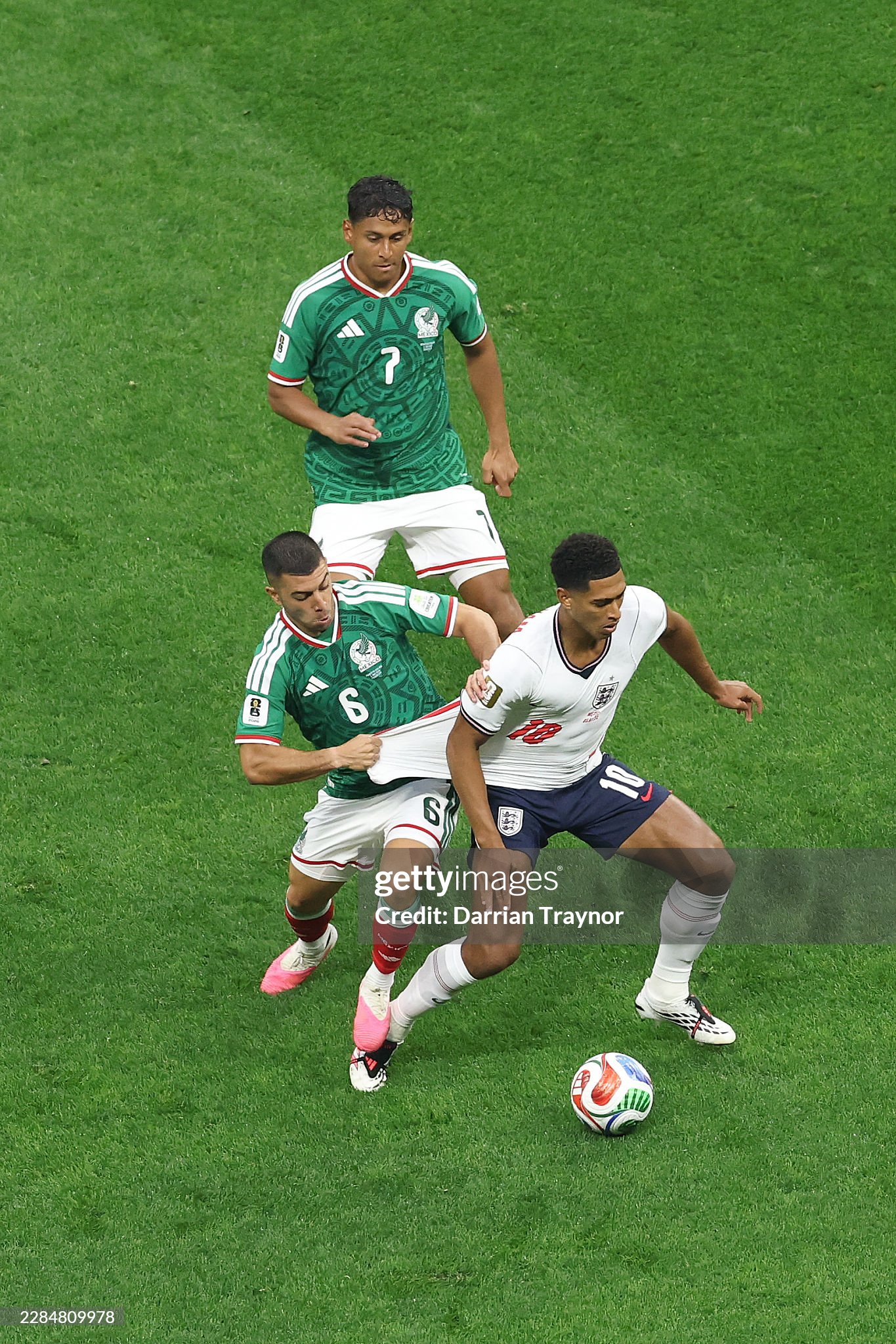 Mexico 0-0 Anh: Đôi công hấp dẫn, thủ môn Jordan Pickford cứu thua xuất sắc cho tuyển Anh - Ảnh 1.