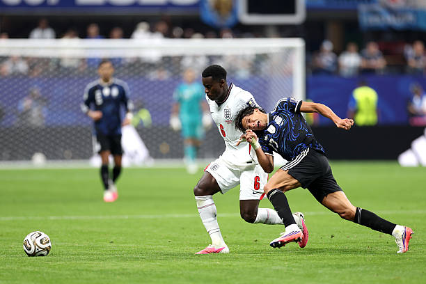 Khoảnh khắc "căng như dây đàn" trận Anh đấu Argentina: 19 pha phạm lỗi, bán kết World Cup mà ngỡ "sàn đấu MMA" - Ảnh 4.