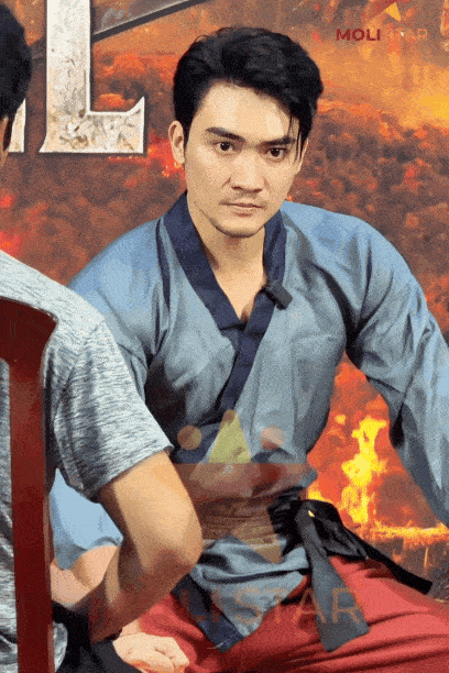 Hết hồn khi thấy mỹ nam Việt trợn trừng mắt đập vỡ ghế, còn tự nhận “tưởng vậy là ngầu”- Ảnh 1.