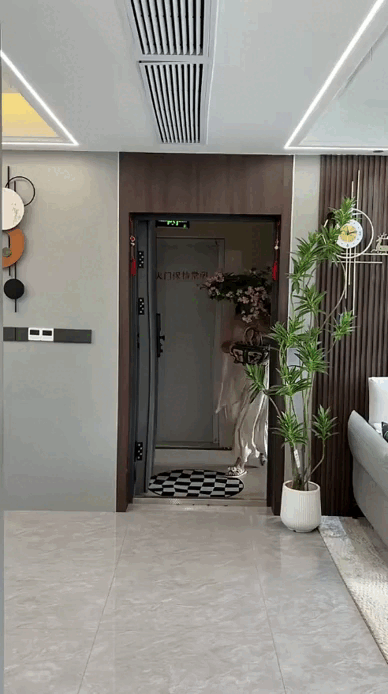 Dụi mắt 1 tỷ lần trước "căn hộ trên không" của pháp sư Trung Hoa: Trồng hơn 200 chậu cây đẹp quên cả mặt đất- Ảnh 1.