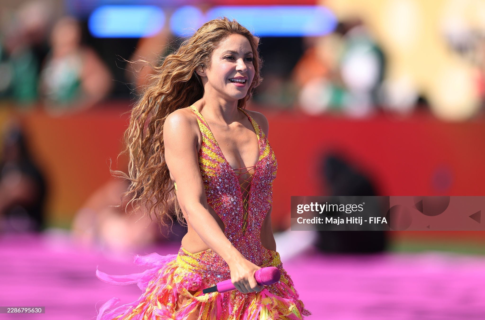 Lật tẩy nhan sắc "phi lý" của Shakira - Madonna ở chung kết World Cup- Ảnh 5.