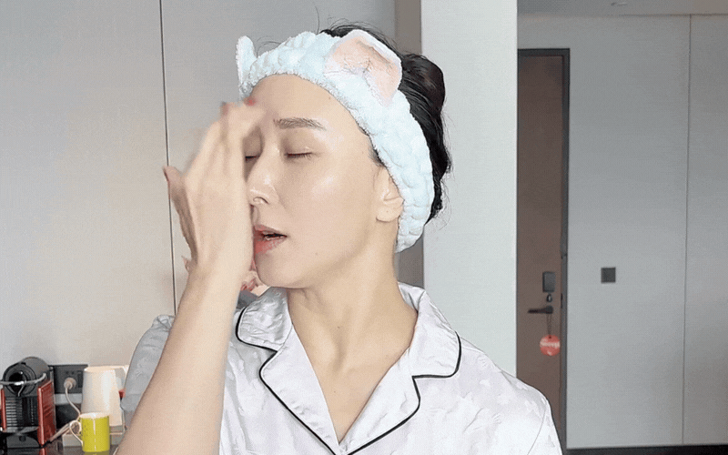 Bóc trần bí thuật trẻ mãi không già của "phú bà" Hồ Tịnh: Chỉ cần 3 phút mỗi sáng để thăng dương khí, da dẻ hồng hào- Ảnh 4.