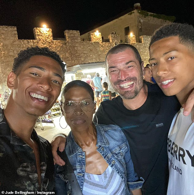 "Cậu Be" Bellingham có thể vượt David Beckham để trở thành tỷ phú tiếp theo của bóng đá Anh, kiếm bộn tiền sau World Cup- Ảnh 7.