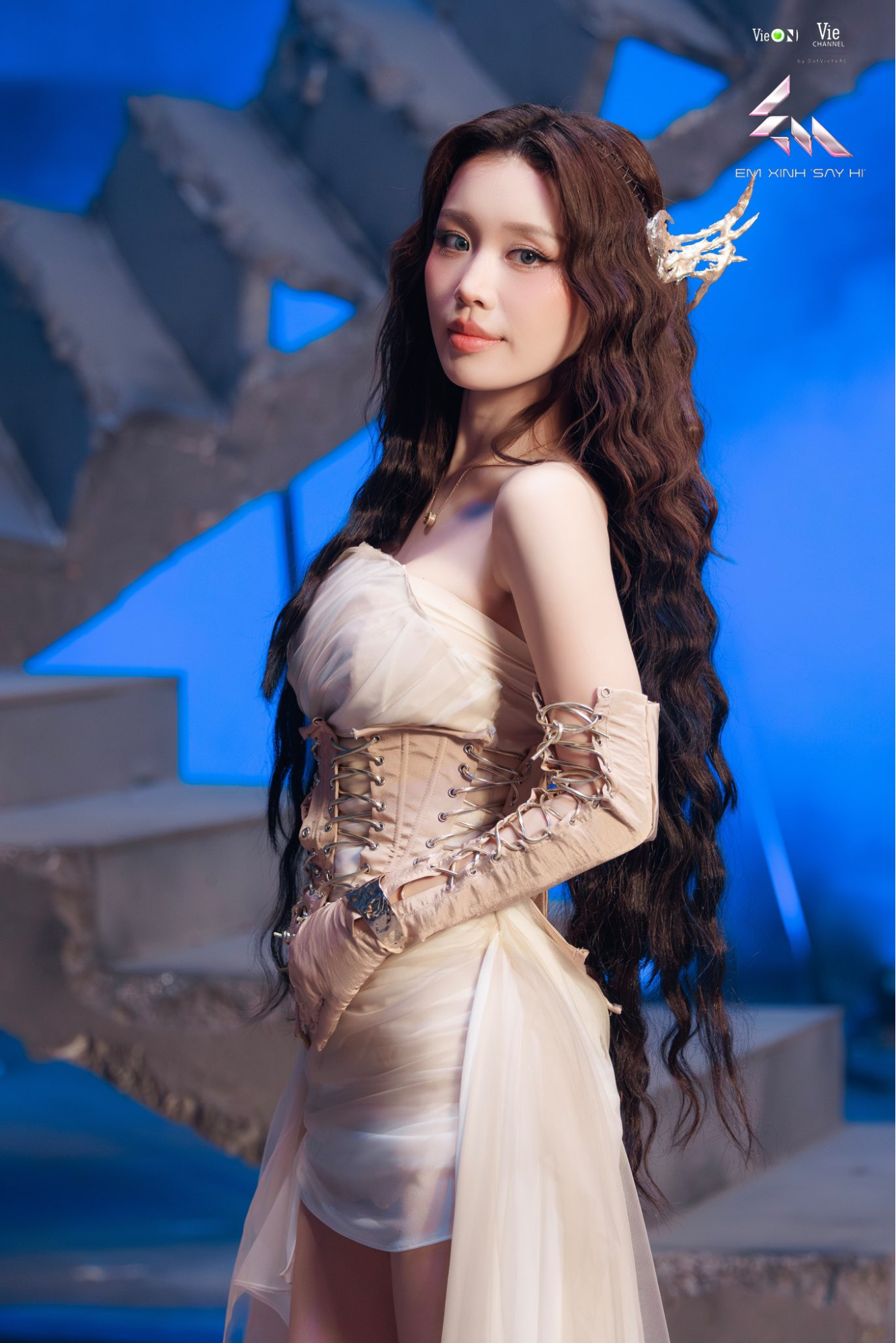 Ca sĩ Việt vừa lọt đề cử đẹp nhất thế giới: Được Jung Kook "để ý", chung giải với G-Dragon - BLACKPINK nhưng mãi chưa đổi vận- Ảnh 5.