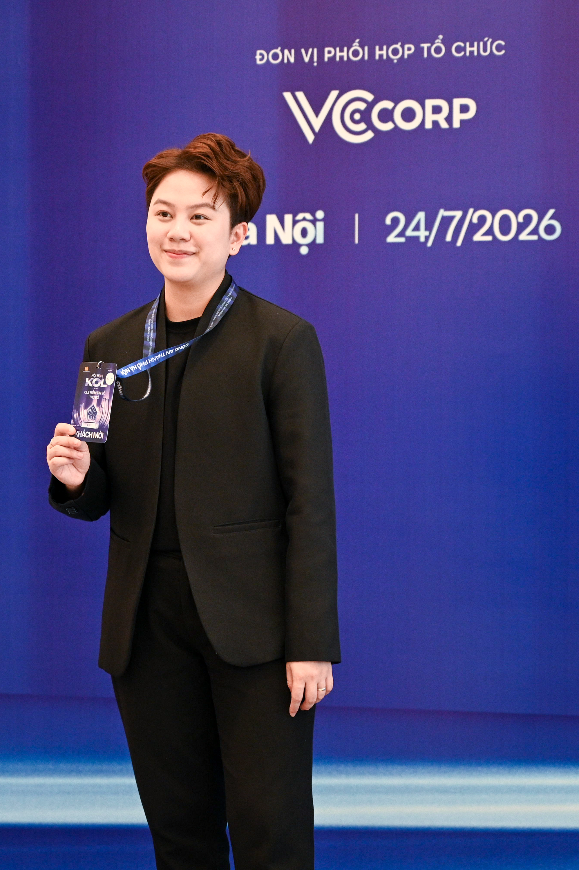 Phó Chủ tịch Đỗ Quang Vinh, doanh nhân Hannah Olala, MC Khánh Vy và các nhà sáng tạo nội dung tham gia Hội nghị KOL và Lễ ra mắt CLB Niềm tin số Thủ đô- Ảnh 8. Phó Chủ tịch Đỗ Quang Vinh, doanh nhân Hannah Olala, MC Khánh Vy và các nhà sáng tạo nội dung tham gia Hội nghị KOL và Lễ ra mắt CLB Niềm tin số Thủ đô- Ảnh 8.