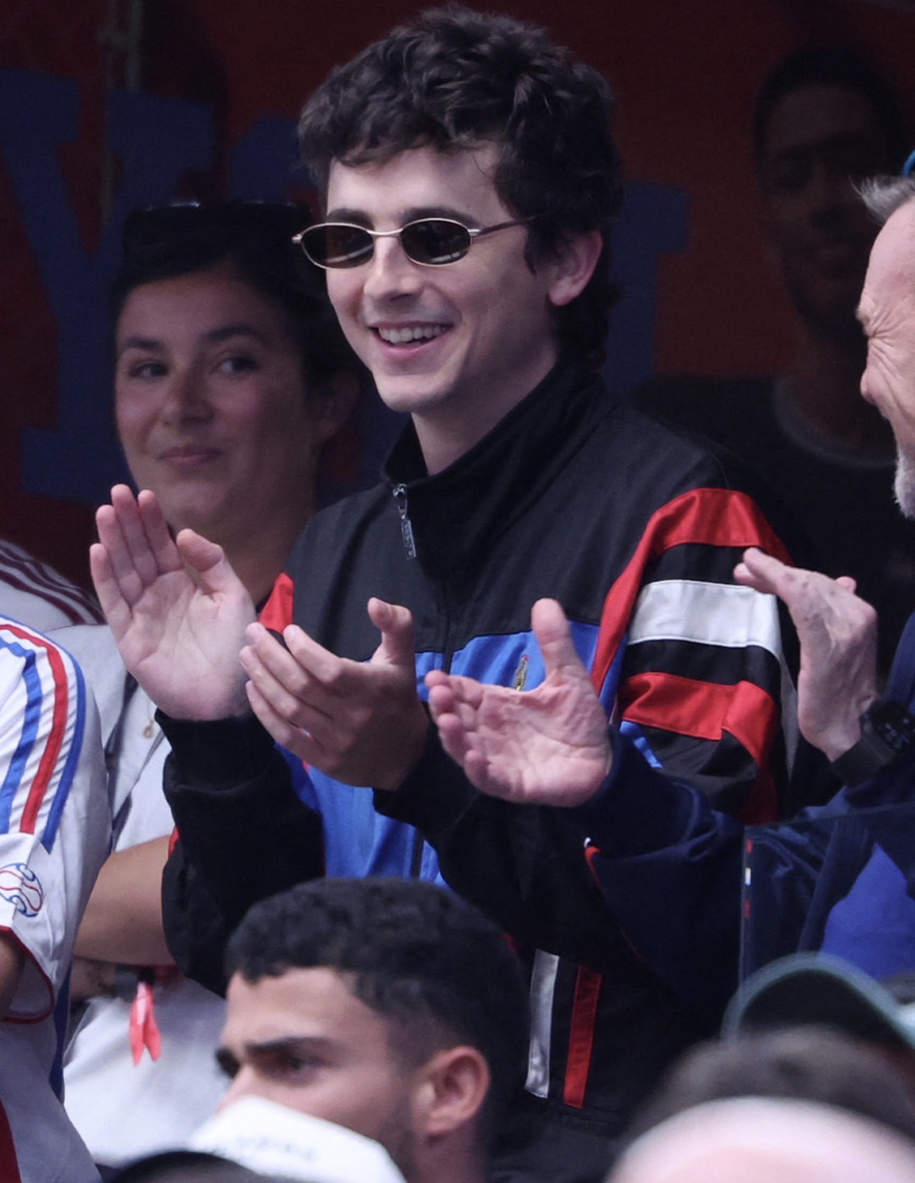 Timothée Chalamet tiếc nuối nhìn tuyển Pháp thua Tây Ban Nha, vẫn gây sốt với khoảnh khắc hội ngộ David Beckham trên khán đài World Cup- Ảnh 1.