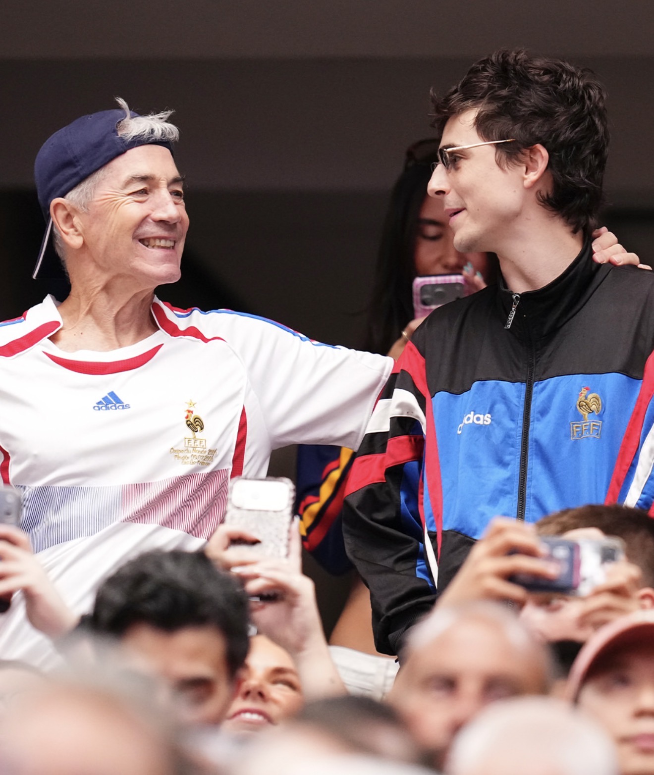 Timothée Chalamet tiếc nuối nhìn tuyển Pháp thua Tây Ban Nha, vẫn gây sốt với khoảnh khắc hội ngộ David Beckham trên khán đài World Cup- Ảnh 4.