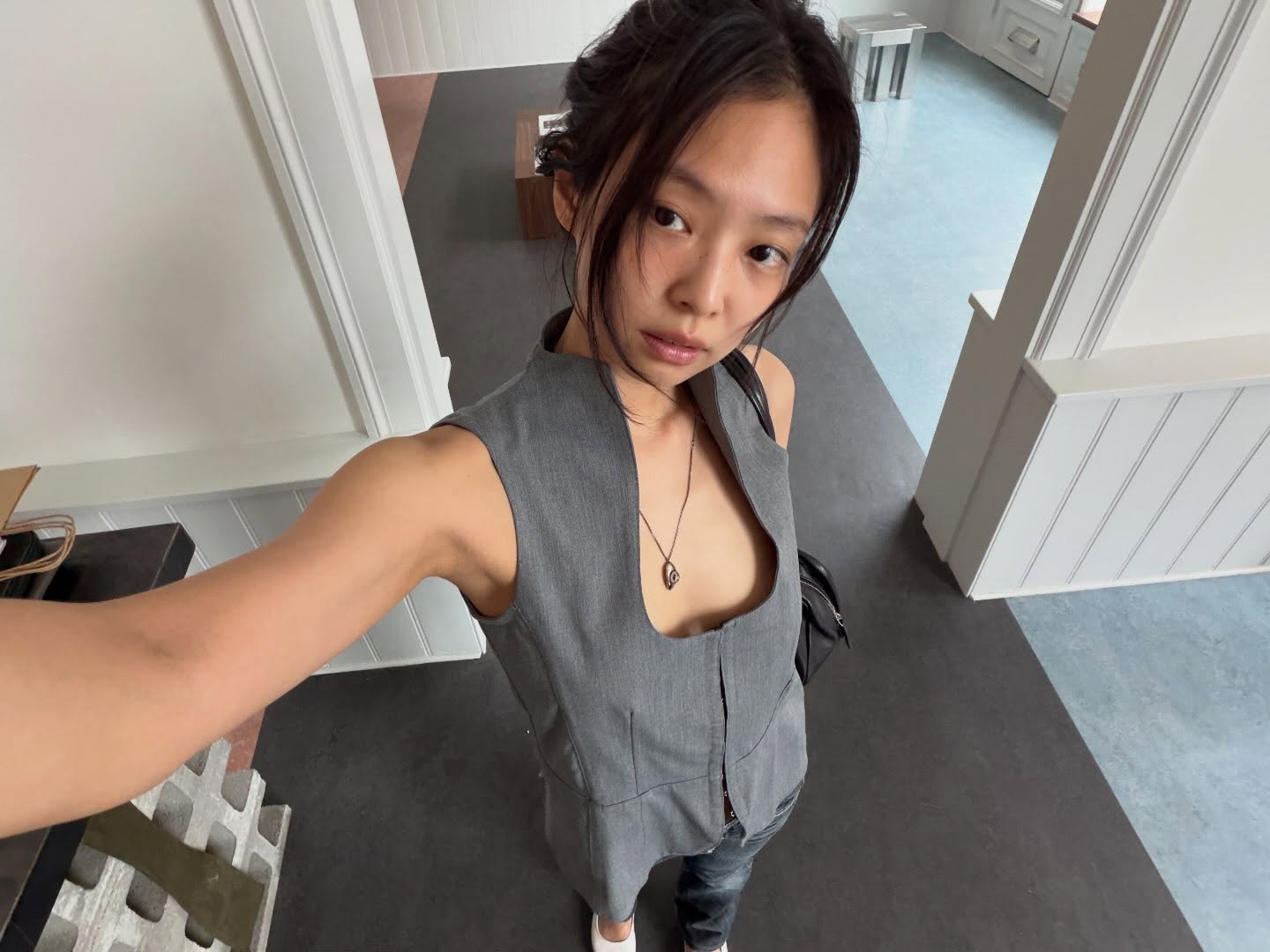 Giật mình khi Jennie trút bỏ tất cả- Ảnh 5.