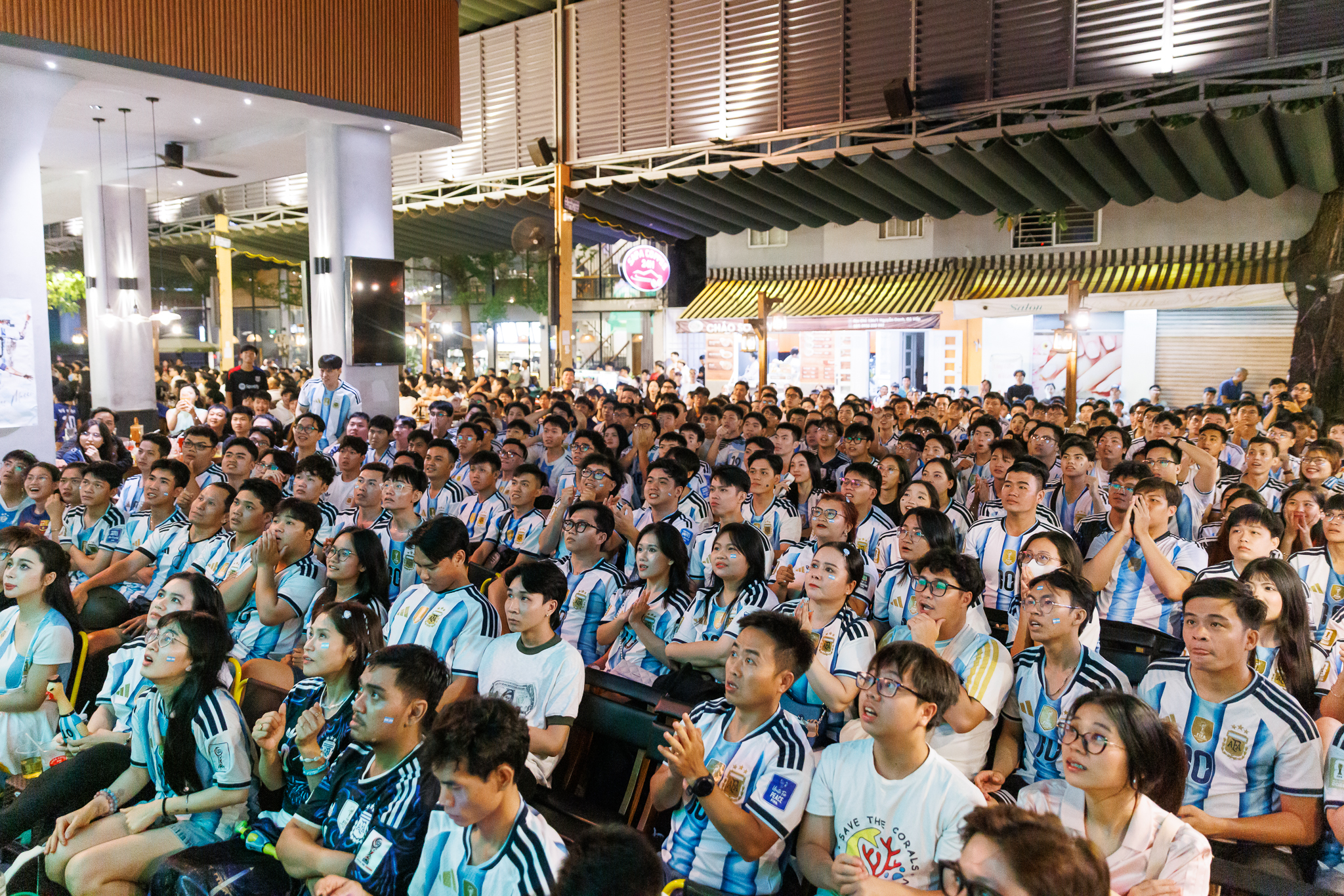 Màn ngược dòng khó tin của Argentina khiến fan như nổ tung: "Quá cảm xúc!" - Ảnh 64.