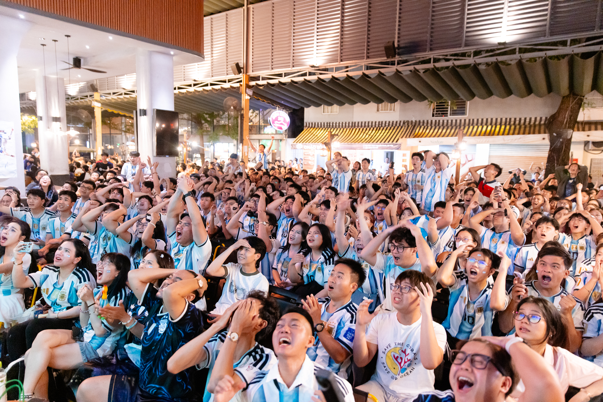 Màn ngược dòng khó tin của Argentina khiến fan như nổ tung: "Quá cảm xúc!" - Ảnh 52.