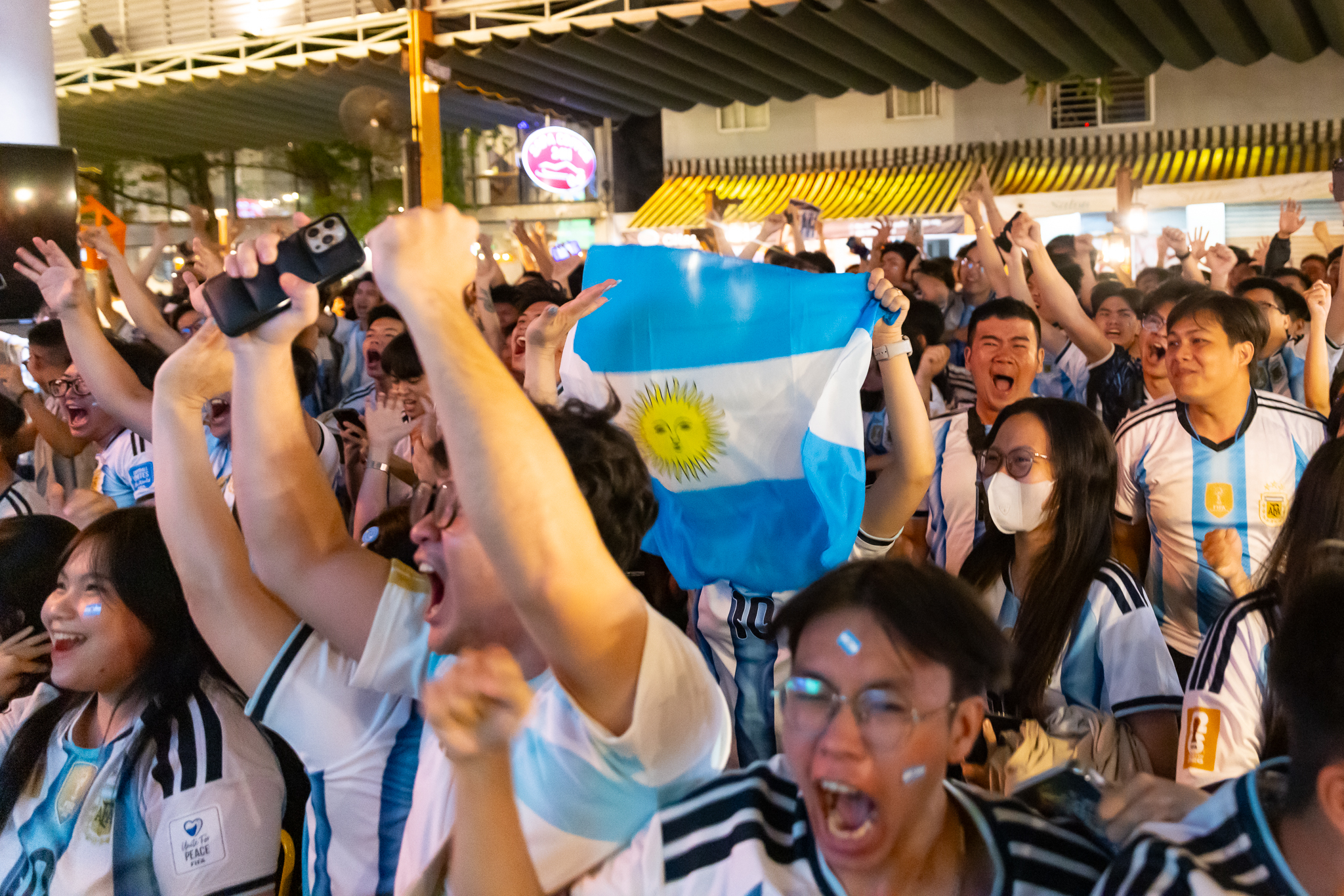 Màn ngược dòng khó tin của Argentina khiến fan như nổ tung: "Quá cảm xúc!" - Ảnh 25.