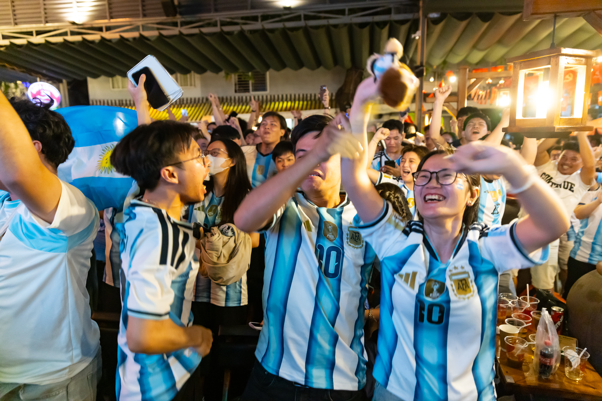 Màn ngược dòng khó tin của Argentina khiến fan như nổ tung: "Quá cảm xúc!" - Ảnh 1.