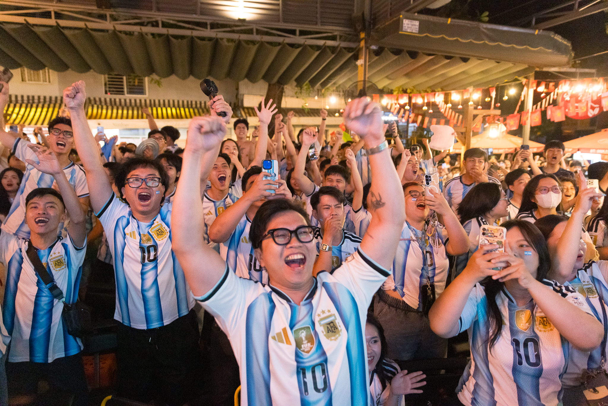 Màn ngược dòng khó tin của Argentina khiến fan như nổ tung: "Quá cảm xúc!" - Ảnh 5.