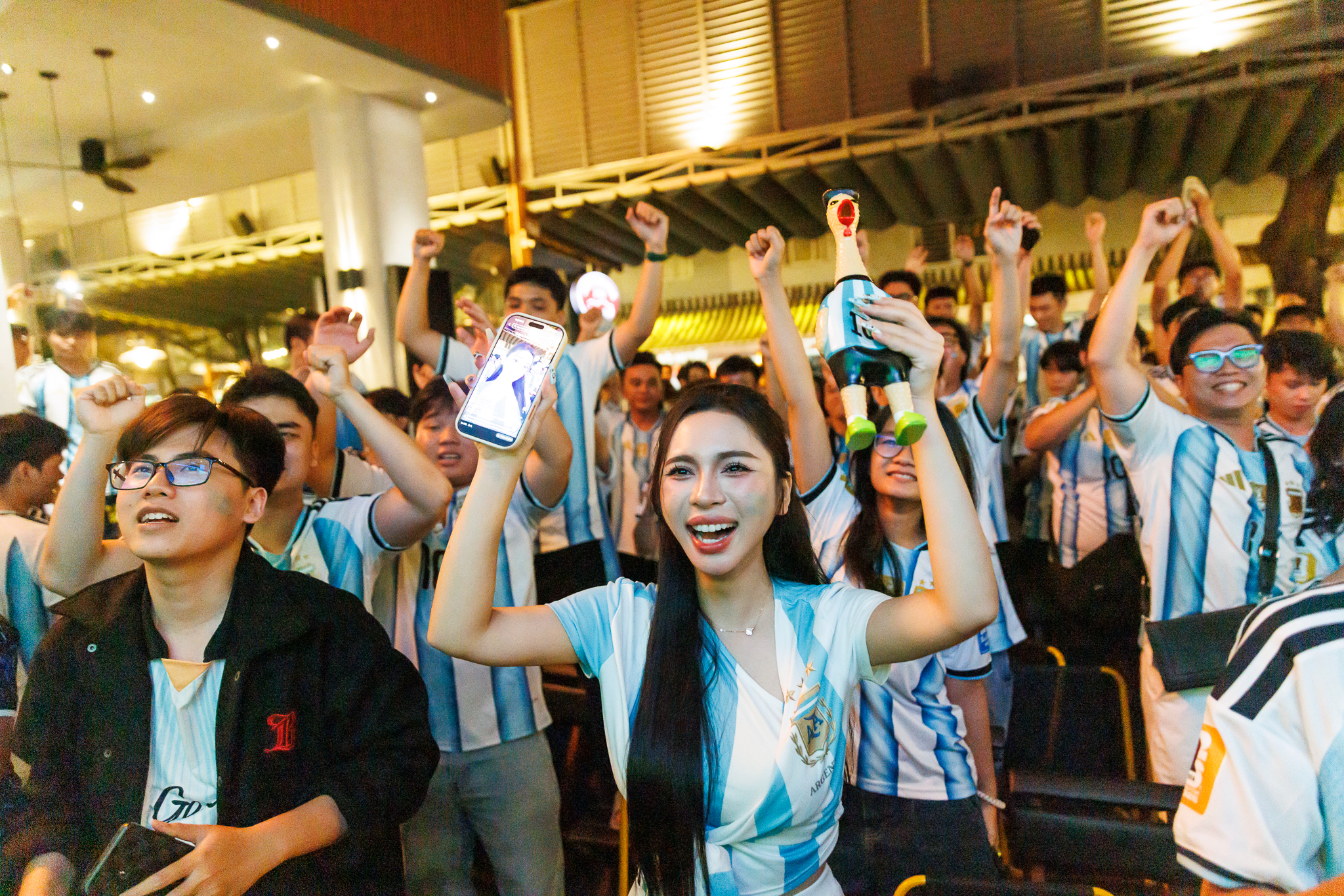 Màn ngược dòng khó tin của Argentina khiến fan như nổ tung: "Quá cảm xúc!" - Ảnh 18.