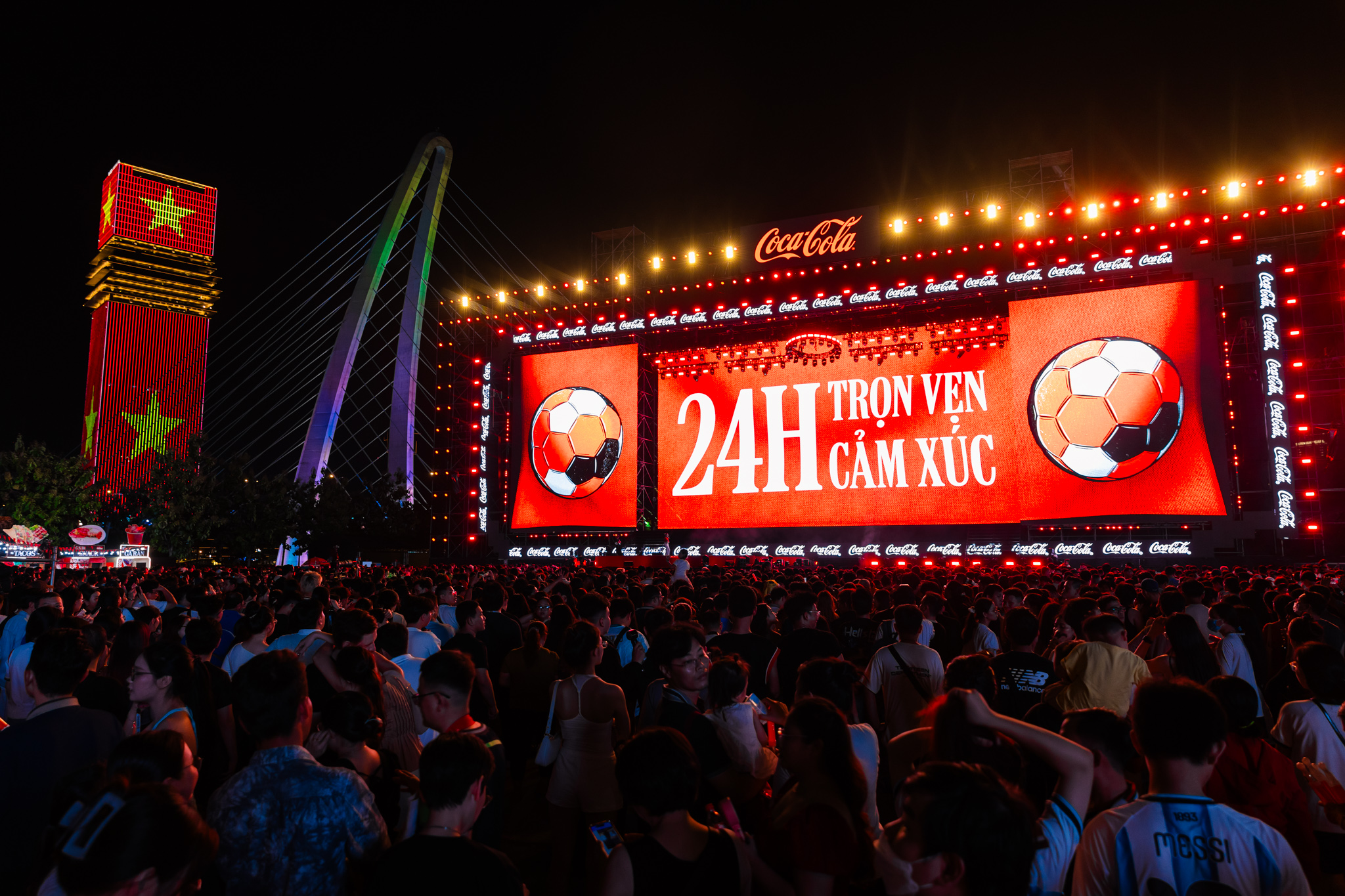 Trọn vẹn cảm xúc hướng về chung kết World Cup 2026: Dàn sao bùng nổ, hàng nghìn người đếm ngược - Ảnh 30.