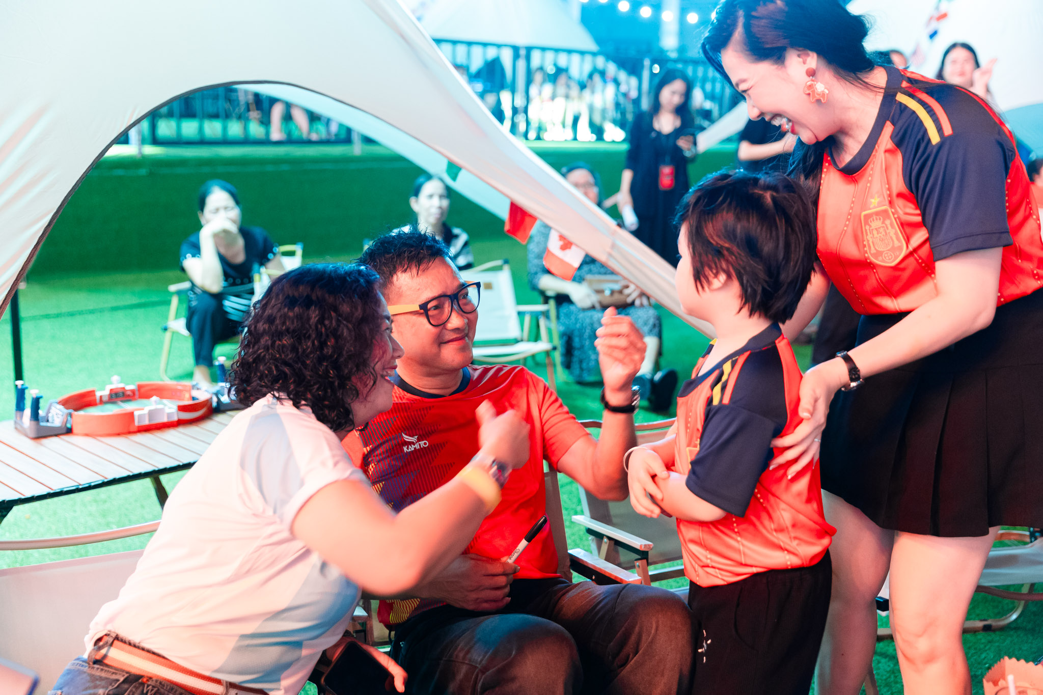 Trọn vẹn cảm xúc hướng về chung kết World Cup 2026: Dàn sao bùng nổ, hàng nghìn người đếm ngược - Ảnh 23.