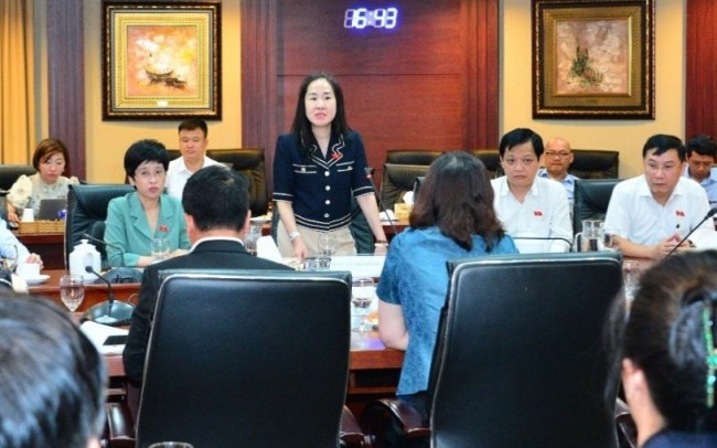 Khảo sát tình hình thực tiễn, phục vụ quá trình xây dựng Luật Chứng khoán sửa đổi tại HOSE Khảo sát tình hình thực tiễn, phục vụ quá trình xây dựng Luật Chứng khoán sửa đổi tại HOSE