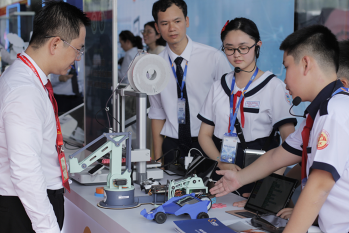 TP.HCM đầu tư 12.705 tỷ đồng cho khoa học công nghệ, chuyển đổi số năm 2026- Ảnh 1.