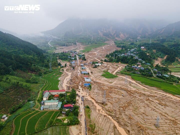 'Chiến binh 4 chân' từng tìm kiếm người ở Làng Nủ, nay vào Mường Than cứu nạn- Ảnh 1.