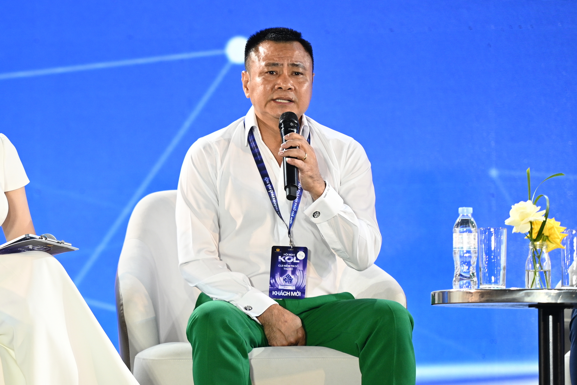 Phó Chủ tịch Đỗ Quang Vinh, doanh nhân Hannah Olala, MC Khánh Vy và các nhà sáng tạo nội dung tham gia Hội nghị KOL và Lễ ra mắt CLB Niềm tin số Thủ đô- Ảnh 1. Phó Chủ tịch Đỗ Quang Vinh, doanh nhân Hannah Olala, MC Khánh Vy và các nhà sáng tạo nội dung tham gia Hội nghị KOL và Lễ ra mắt CLB Niềm tin số Thủ đô- Ảnh 1.