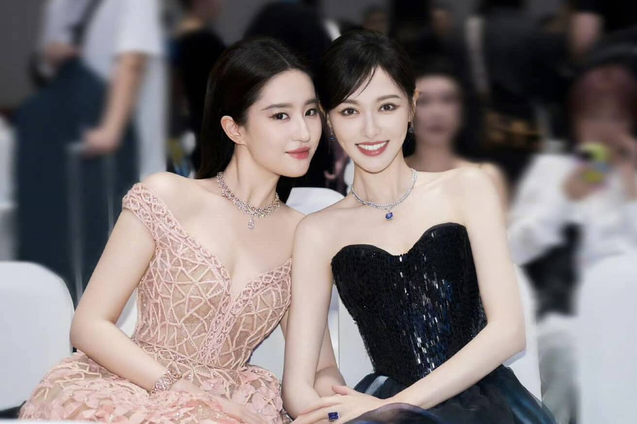 Người duy nhất có thể cướp sạch hào quang của Lưu Diệc Phi: Visual đẹp như trăng, khí chất sáng hơn ngọc- Ảnh 1.