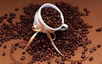Ngày 31/7: Giá cà phê đảo chiều giảm mạnh, hồ tiêu neo ở mức cao