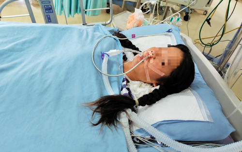 Nam sinh 15 tuổi sốc nhiễm trùng nguy kịch: Bác sĩ cũng hoảng hốt khi lấy ra 2 thứ gỉ sét dài 10cm từ niệu đạo - Ảnh 2.