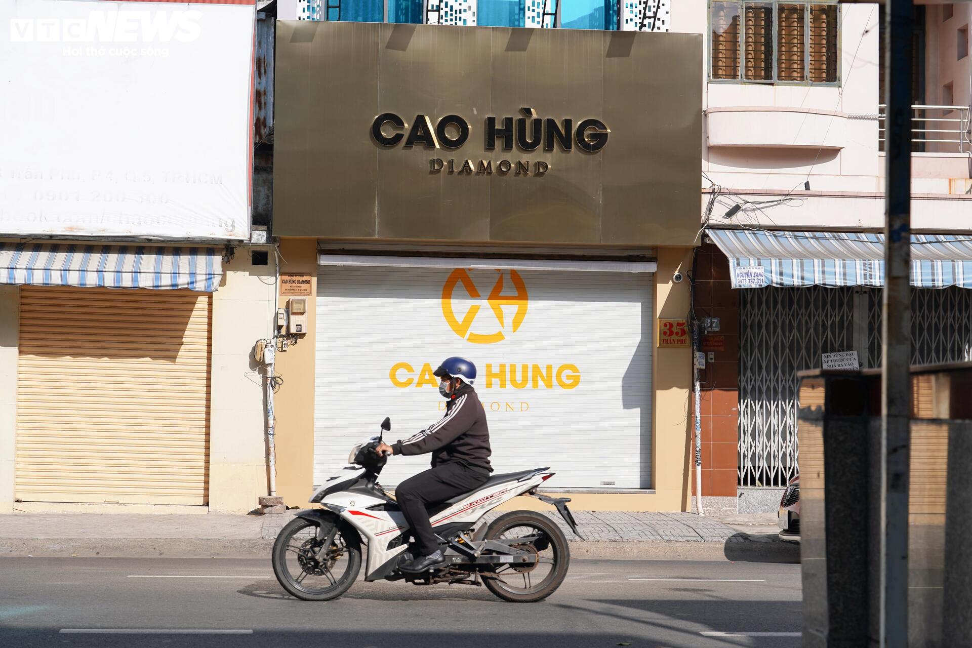 Cửa hàng lớn đua nhau dừng hoạt động, thị trường kim cương TP.HCM 'đóng băng'- Ảnh 8.