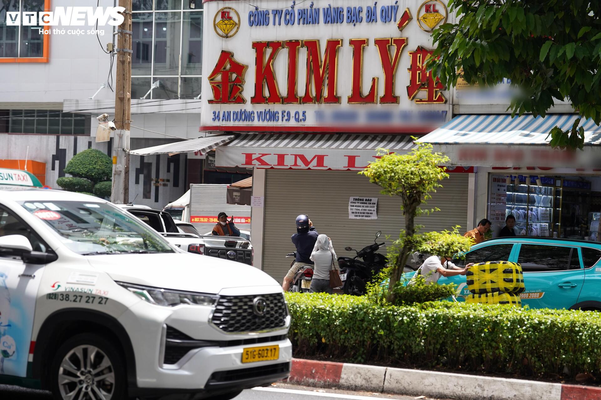 Cửa hàng lớn đua nhau dừng hoạt động, thị trường kim cương TP.HCM 'đóng băng'- Ảnh 10.