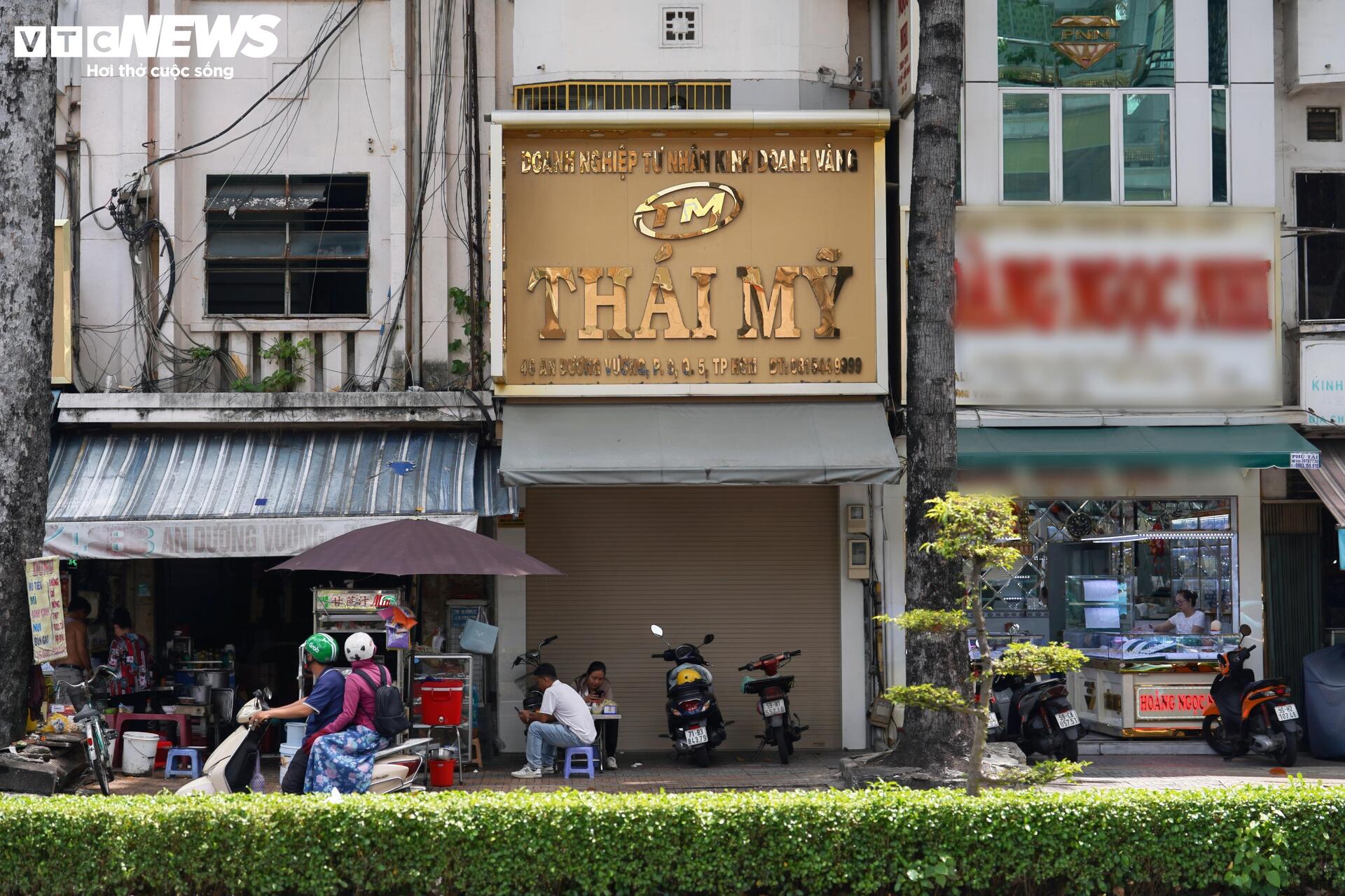 Cửa hàng lớn đua nhau dừng hoạt động, thị trường kim cương TP.HCM 'đóng băng'- Ảnh 6.