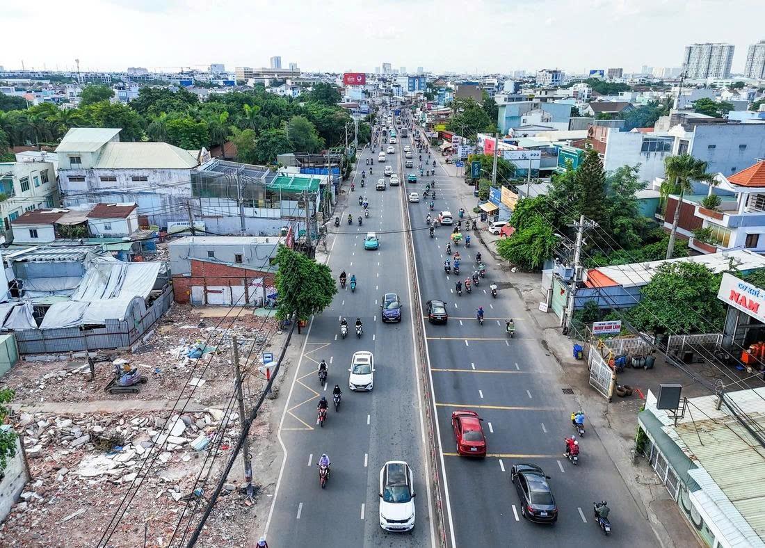 Địa thế danh giá - điểm đầu QL13 kiến tạo giá trị The Emerald Boulevard - Ảnh 1.