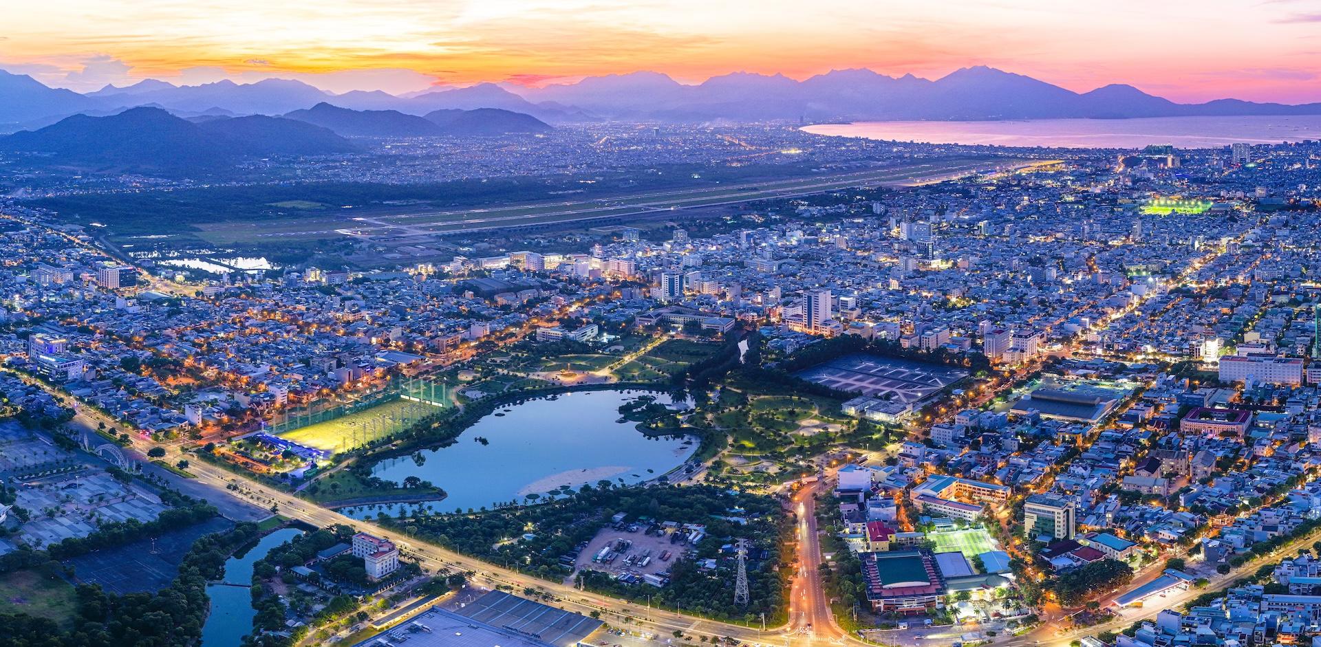 Vì sao giới đầu tư địa ốc Đà Nẵng Nam tiến về nơi có sông, có núi, gần biển - Ảnh 2. Vì sao giới đầu tư địa ốc Đà Nẵng Nam tiến về nơi có sông, có núi, gần biển - Ảnh 2.