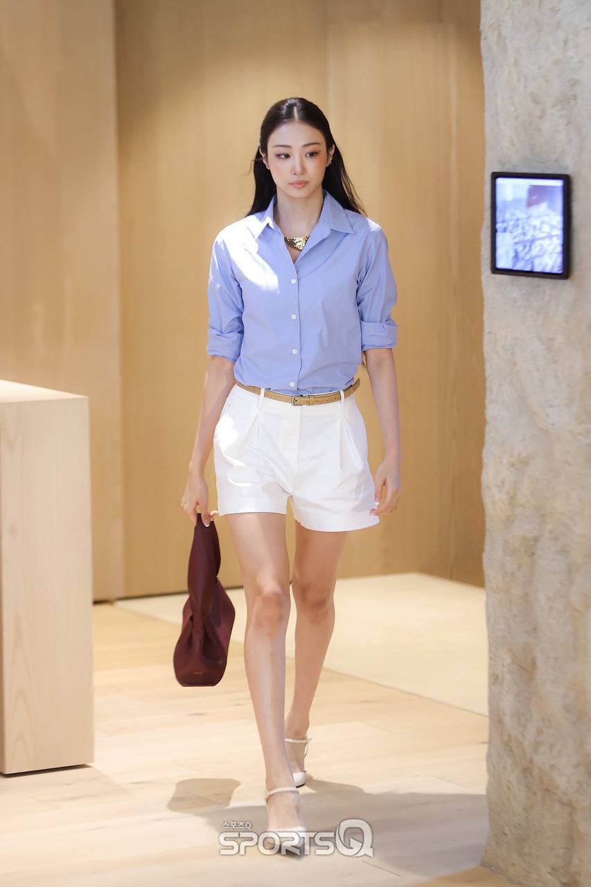 Gái xinh 2K5 được ví như Lee Hyori thế hệ mới, mặc kiểu gì cũng không thoát được "kiếp sang"- Ảnh 7.
