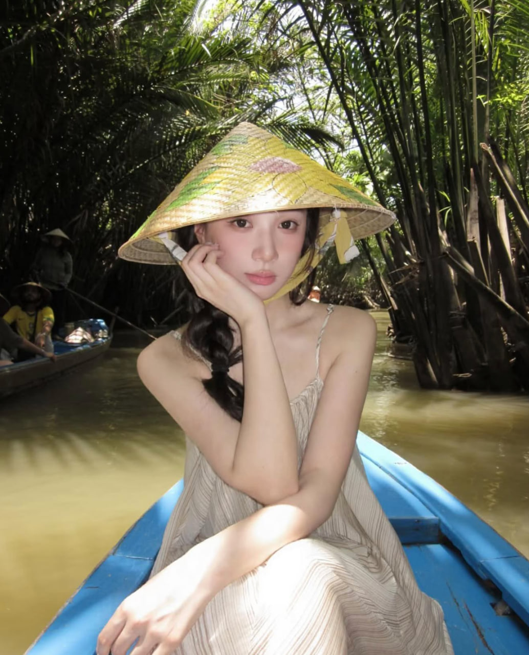 Chưa bao giờ du lịch miền Tây hot như hè năm nay: Ghe xuồng kẹt cứng ngắc, chú thím chèo mỏi tay - Ảnh 17.